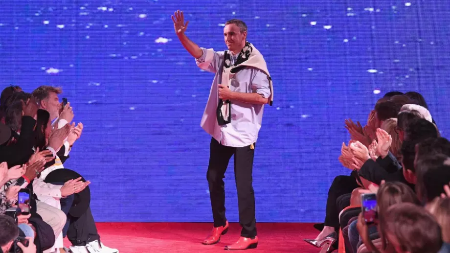 Дизайнерът Раф Симънс закрива едноименната си марка