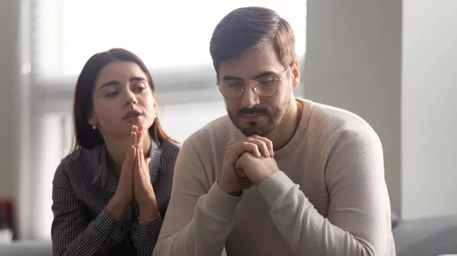 Как да се извините на партньора си след скандал, 15 подходящи фрази