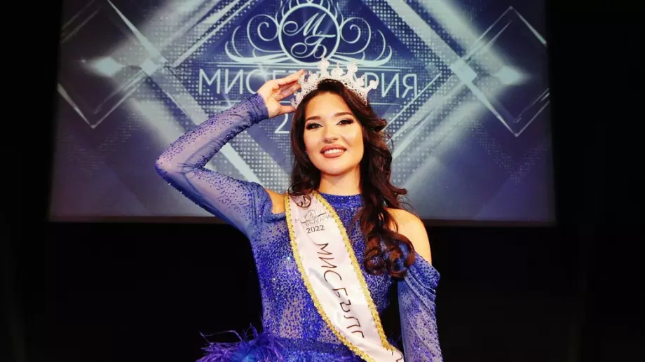 Мис България 2022 Александра Кръстева: Красотата не са само физически данни, тя е душевност, стил и поведение