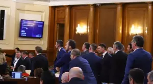 Парламентът избира управител на БНБ на извънредно заседание 