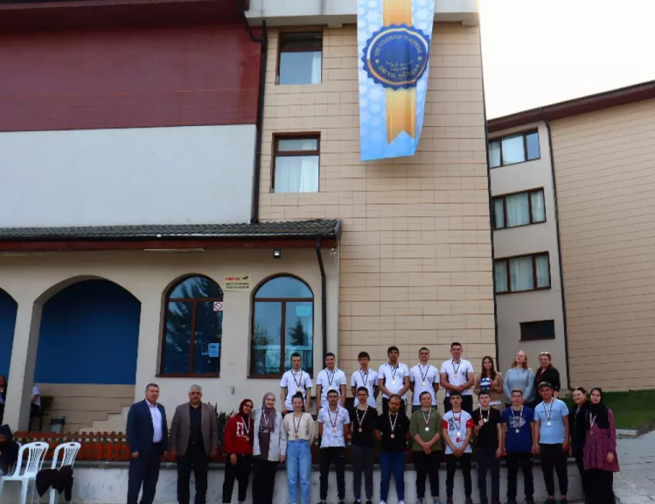Удостояват мюсюлманското училище в Шумен с почетен знак на общината