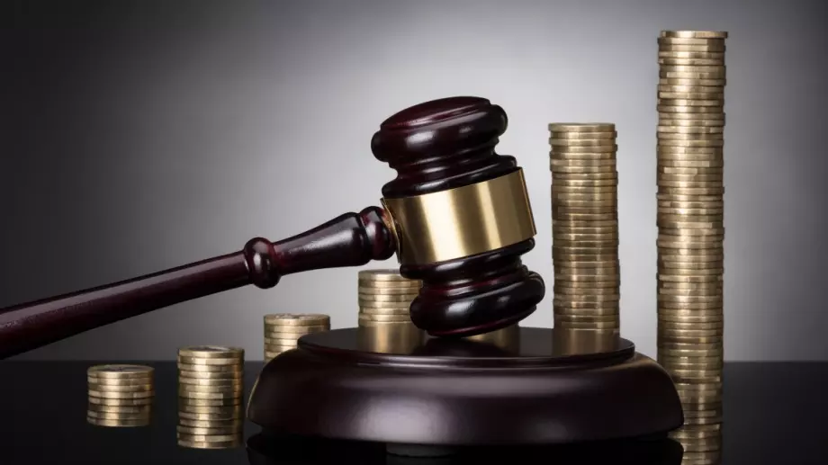 Заради кризата: По-скромни коледни бонуси в съдебната власт