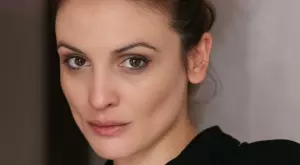 Актрисата Диана Димитрова разкри, че е бита от колега (СНИМКИ)