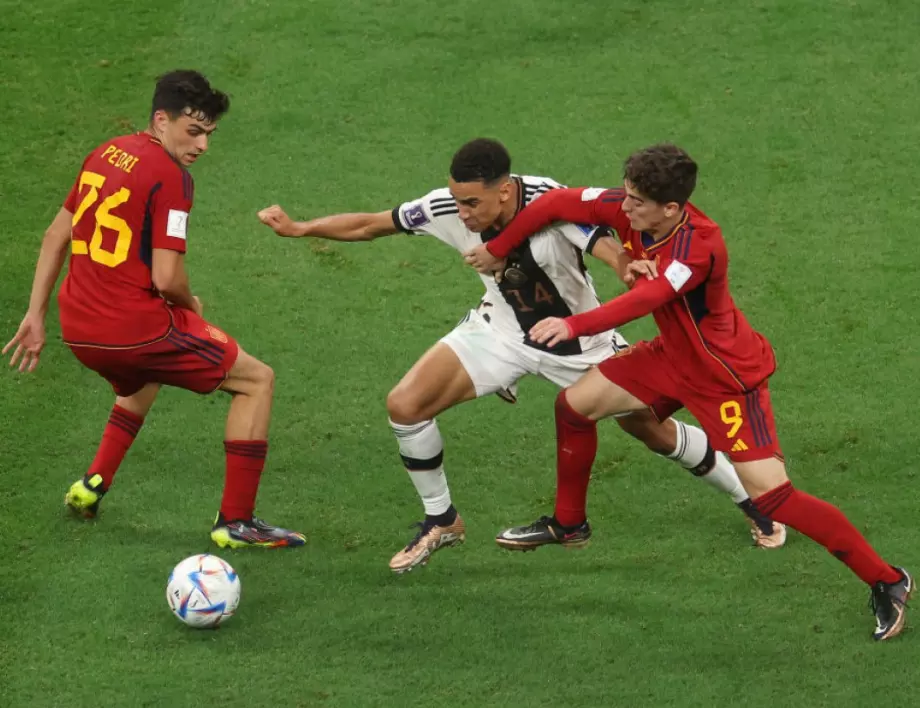 Германия и Испания недалеч от отпадане в група Е на Световното първенство