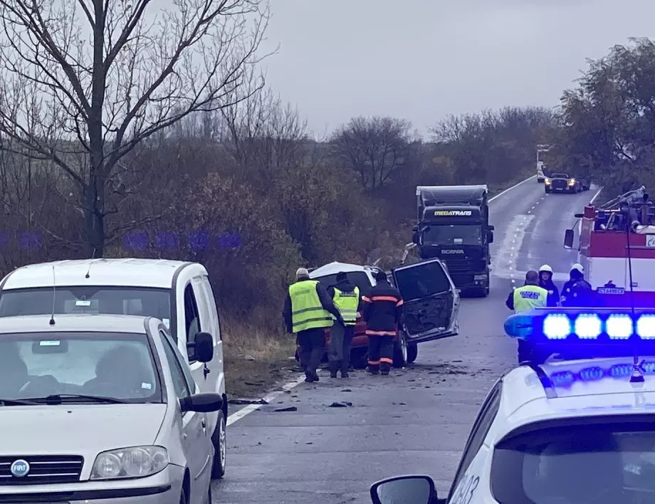 Катастрофа без жертви край Благоевград затруднява движението по Е-79