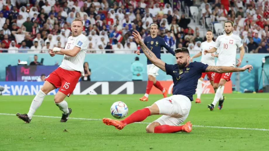 Еманюел Макрон позна точния резултат и голмайсторите на Франция - Полша по време на Световното първенство по футбол