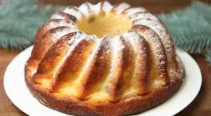 Не сте яли по-вкусен кекс със сушени плодове и ликьор