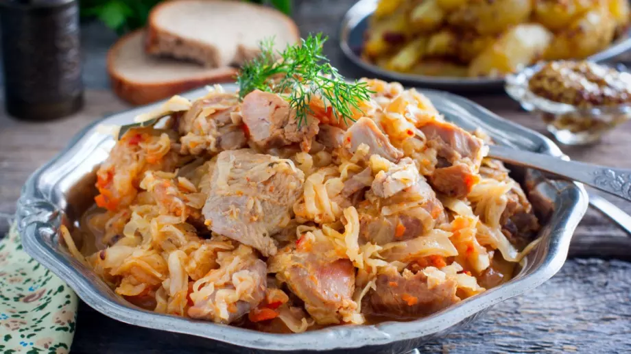 Пилешко с кисело зеле и ориз