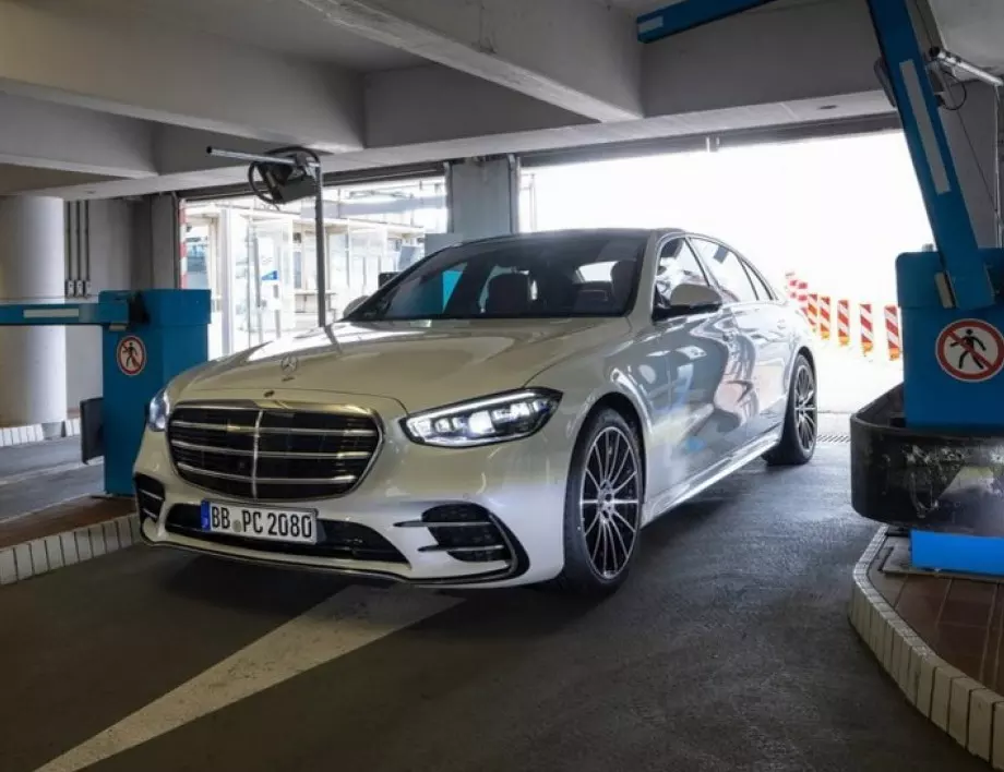 Mercedes получи позволение за паркиране без шофьор (ВИДЕО)