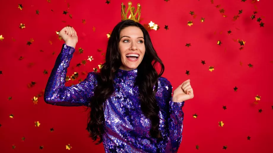 Край на проблемите! Тези зодии теглят щастливата карта през декември