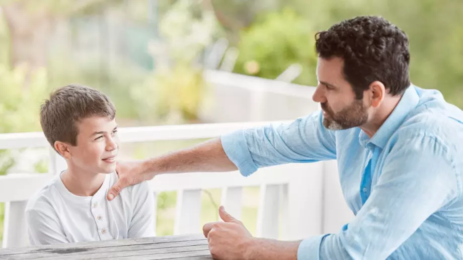 Виц на деня: Син пита баща си какво значи ала-бала