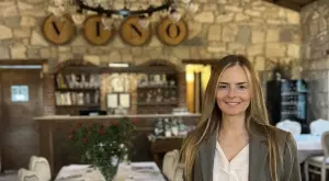 Серай Сен Кумбасар, която представя модерния облик на егейската кулинария 