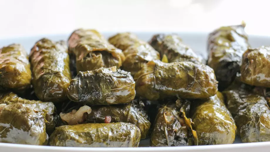 Не сте яли по-вкусни лозови сарми! Ето каква е тайната