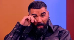 Азис към Бог: Защо сътворяваш най-добрия певец и го остави да се роди в най-бедната държава