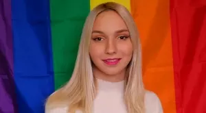 Еми Тротинетката се омъжи за двама (СНИМКА)