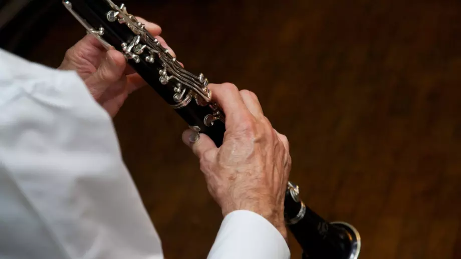 Виц на деня: Стар руски музикант разказва подвизите си