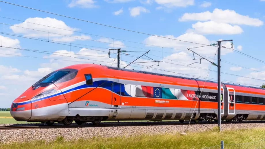 Пускат високоскоростен влак между Париж и Мадрид