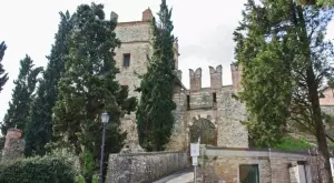 Мечтали ли сте за своя цитадела? Красивата Италия може да ви я осигури срещу 2 милиона евро