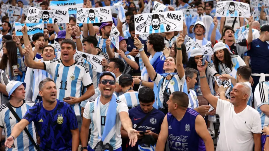 Феновете са похарчили на стадионите в Катар с 39% повече, отколкото в Русия през 2018 година