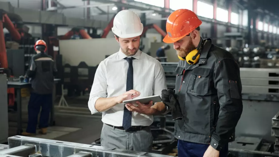 Виц на деня: Работник пита шефа си за критиката