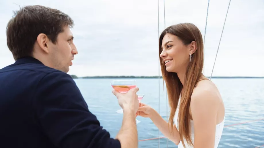 Виц на деня: Бедно момче иска за жена дъщерята на милионер