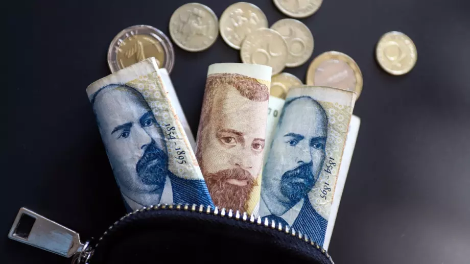 Доходите на домакинствата в България обърнаха тенденцията и изпревариха разходите