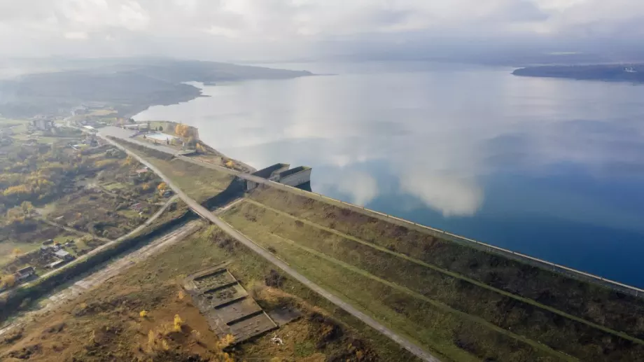 Германската Profine Energy инвестира 1 милиард евро в плаващ соларен парк в Северозападна България