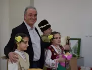Коледари поздравиха кмета на Асеновград