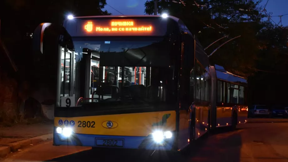 Виц на деня: Баровец се качва пиян в тролея