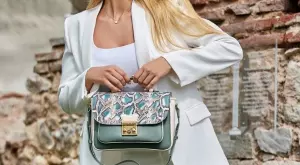 Качествена дамска чанта - перфектен подарък за Коледа