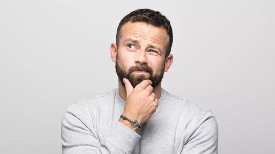 Виц на деня:  Докторе, мисля, че полудявам...