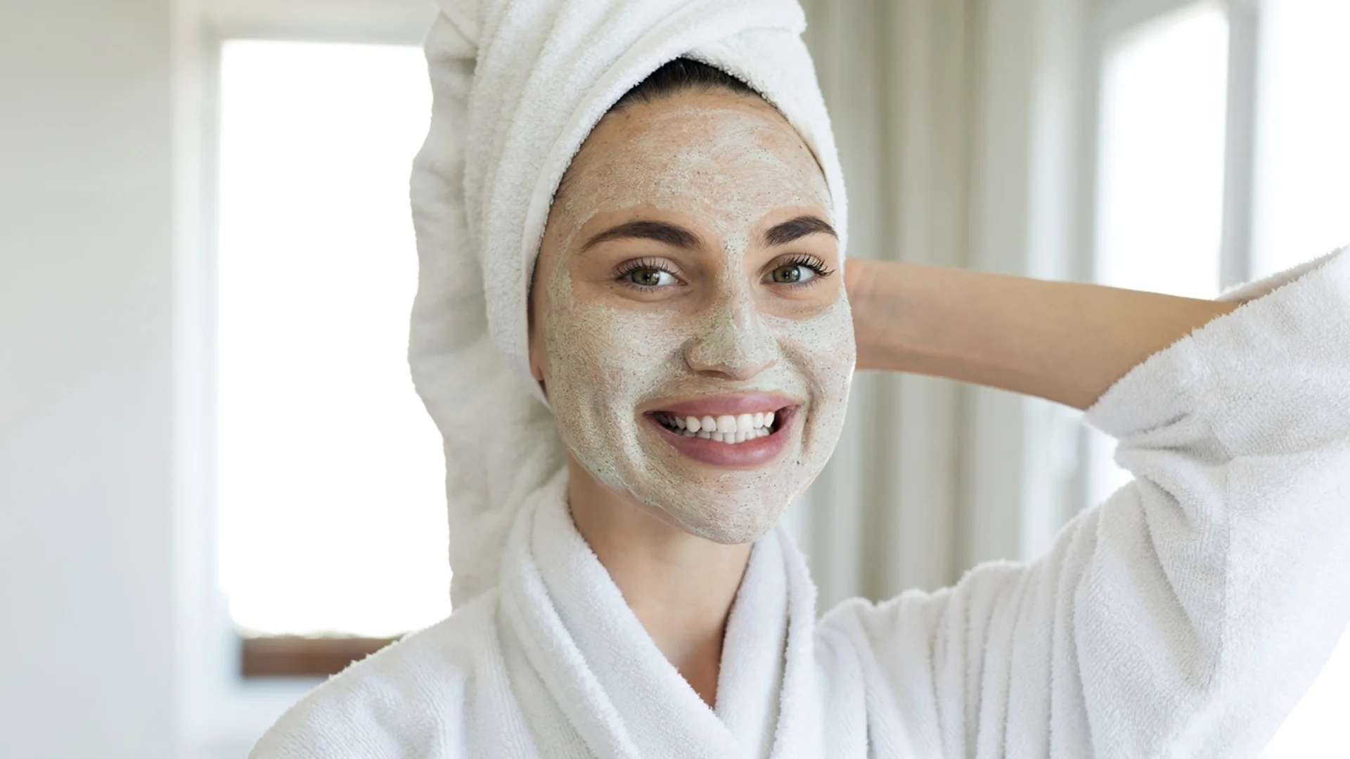 С тази лесна маска за лице от домашни продукти ще премахнете всички несъвършенства