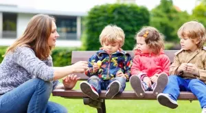 Женски виц за 13 ноември 2023: Жена влиза при гинеколога с цяла тумба деца