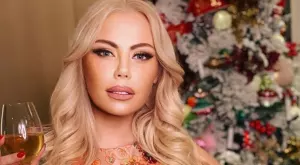 Камелия навърши 52 - изглежда прекрасно! (СНИМКИ)