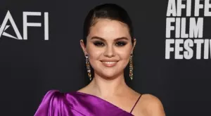 Вижте Селена Гомес без грим и филтри (СНИМКИ)