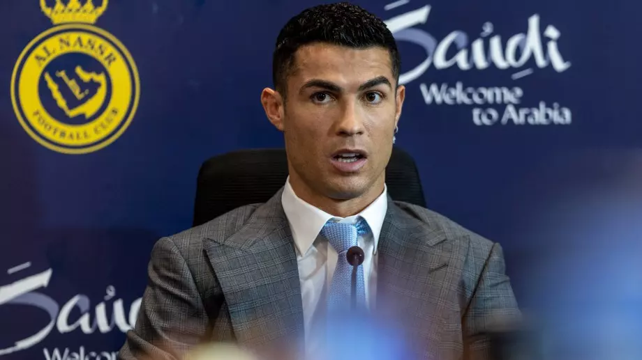 Искат да депортират Роналдо от Саудитска Арабия, хванал се за "пакета" (ВИДЕО)