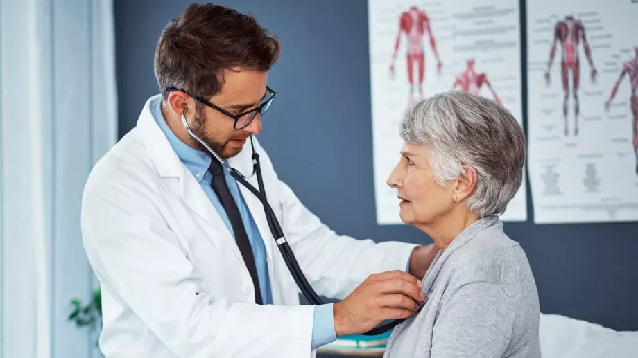 Виц за 17 май 2023: Изморен лекар решил да почива 3 дни