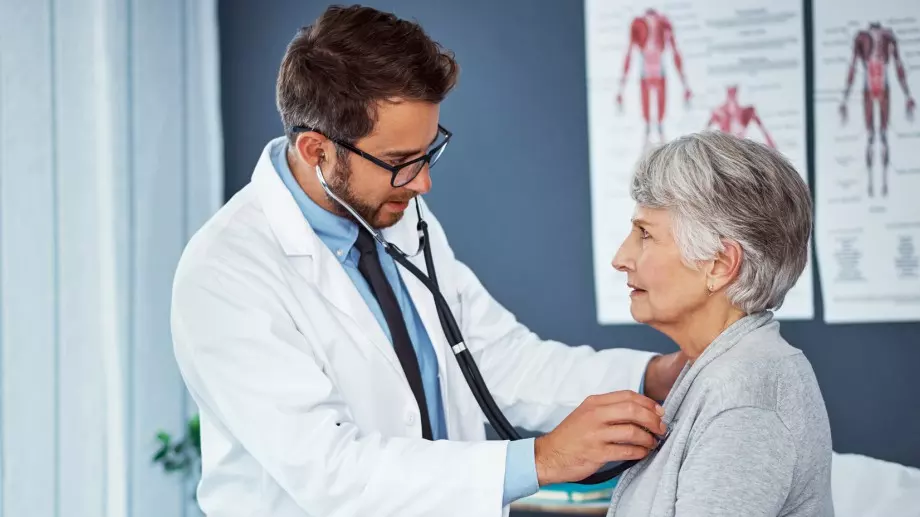 Виц на деня: Докторе, ще живее ли?