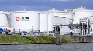 Италия е одобрила продажбата на рафинерията на "Лукойл"