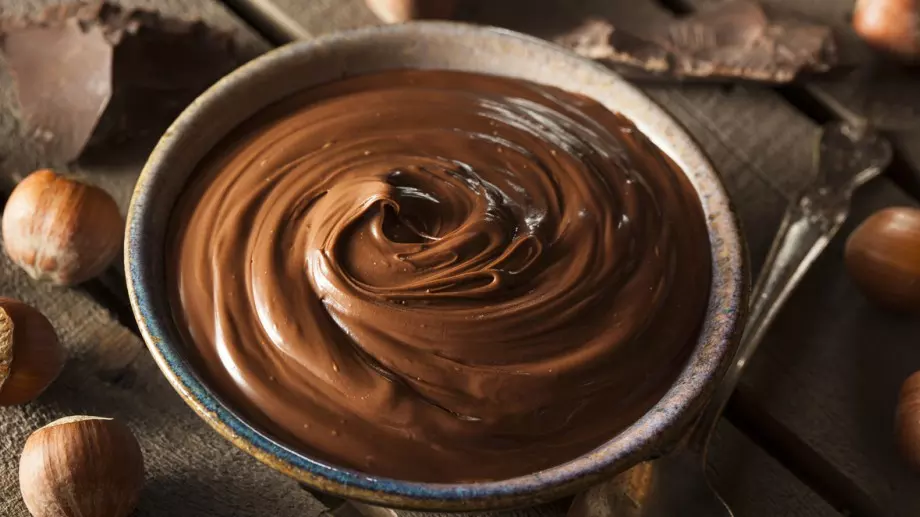 Здравословен и вкусен течен шоколад с лешников тахан