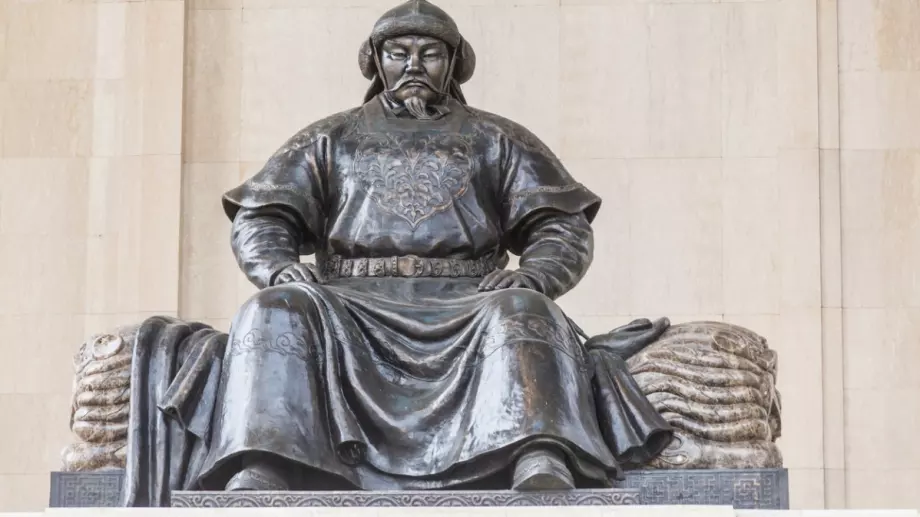 12 цитата на Чингис хан. Шестият е много мъдър.