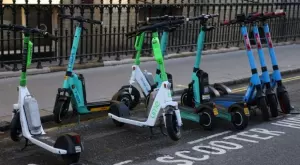 Един от най-големите градове в Европа забранява електрическите тротинетки под наем
