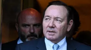 Кевин Спейси е бил откаран по спешност в болница