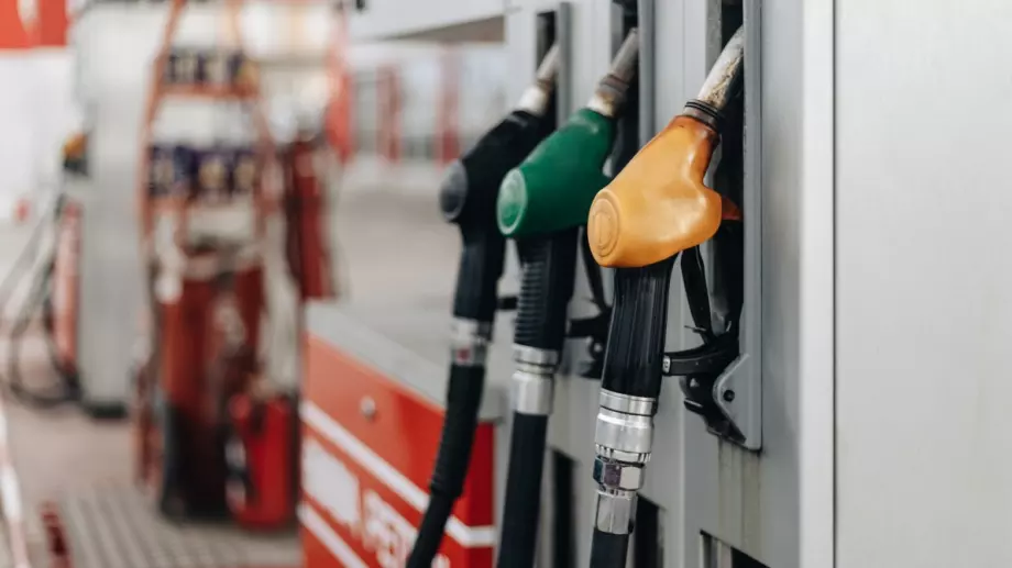 На второ четене: Парламентът реши да бъде закрита "Държавна петролна компания" 