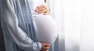 Виц за 13 май 2023: Жена в деветия месец