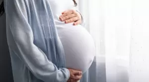 Тя роди на 70 години и днес мечтае да доживее сватбата на дъщеря си (ВИДЕО)