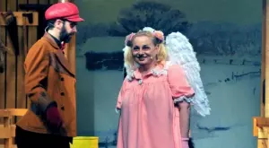 Тони Димитрова в ролята на прасе, което се превръща в ангел 