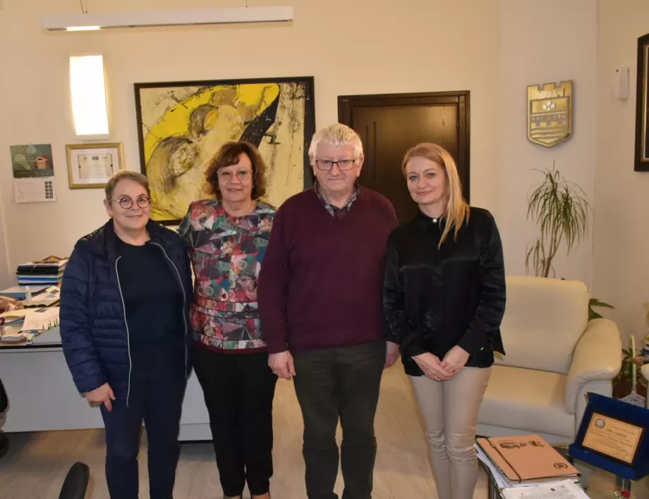 Работна среща при кмета на Ловеч уточни изявите с побратимения град Лавал