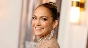 Запознайте се с двойничката на Дженифър Лопес (СНИМКИ + ВИДЕО)