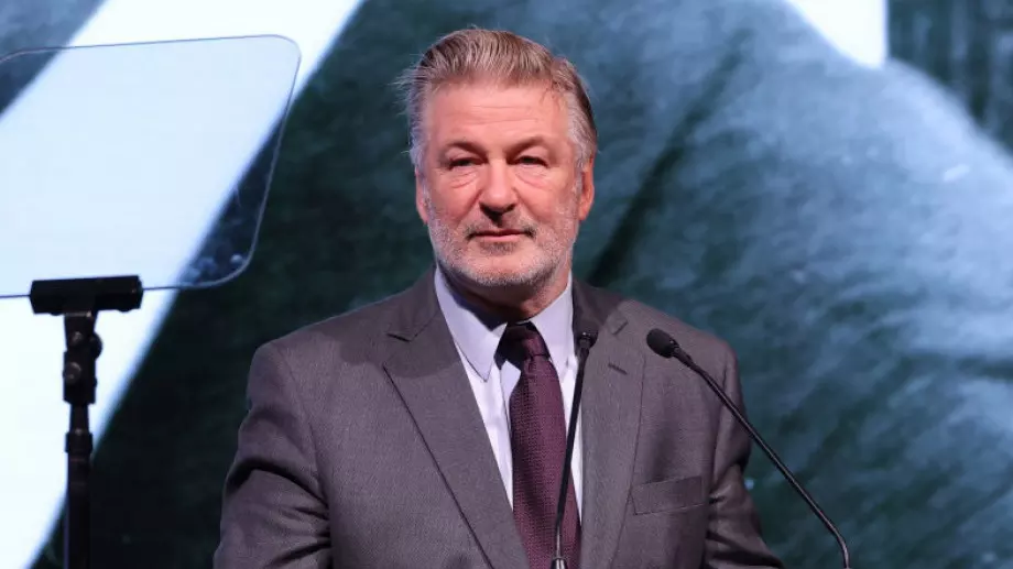 Решено: Обвиниха Алек Болдуин в непредумишлено убийство (ВИДЕО)